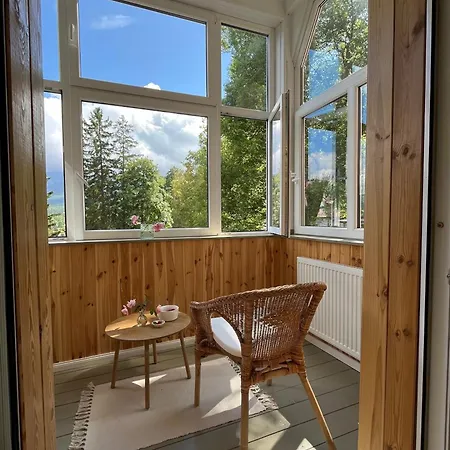 Weranda Sniezka Klimatyczne Mieszkanie Z Widokiem Na Sniezke 10 Minut Do Wyciagow I Swiatyni Wang, Parking W Cenie