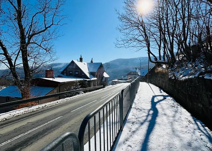 Апартаменты Weranda Sniezka Klimatyczne Mieszkanie Z Widokiem Na Sniezke 10 Minut Do Wyciagow I Swiatyni Wang, Parking W Cenie Карпач