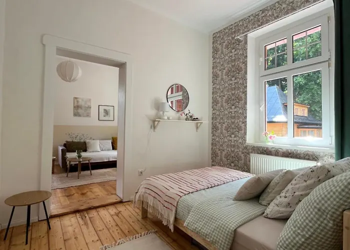 Weranda Sniezka Klimatyczne Mieszkanie Z Widokiem Na Sniezke 10 Minut Do Wyciagow I Swiatyni Wang, Parking W Cenie Апартаменты Карпач